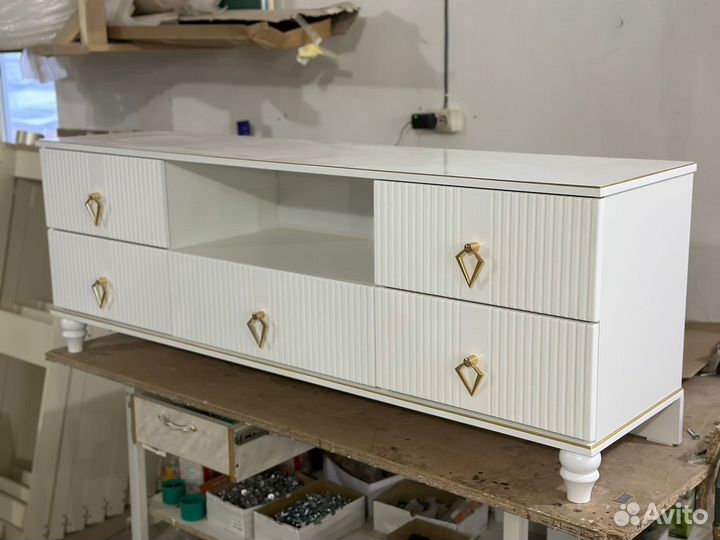 Тумба под телевизор