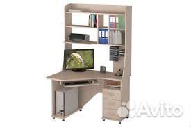 Компьютерный стол с надстройкой