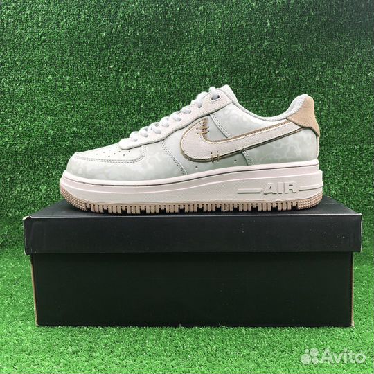 Nike Air Force 1 Luxe Low / Кроссовки мужские