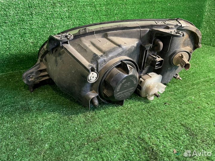 Фара передняя правая ZAZ chance/ Cevrolet Lanos