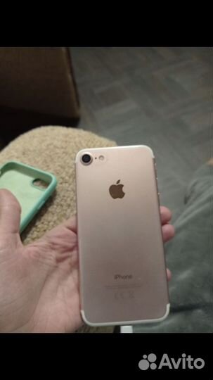 Телефон iPhone 7