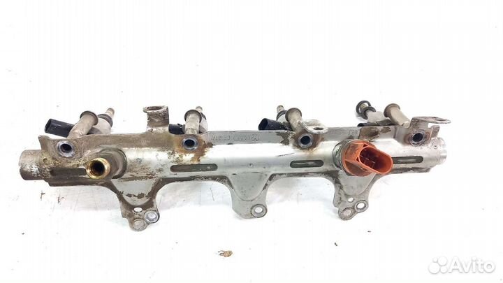 Топливная рампа VW Passat CC