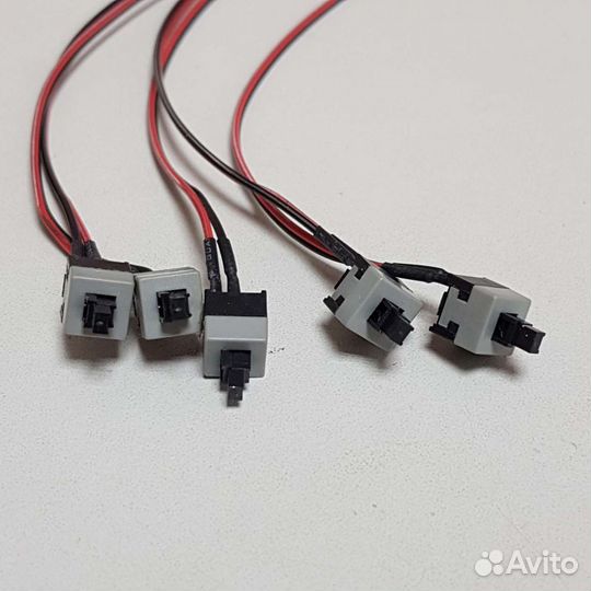 Кнопка включения компьютера пк с кабелем