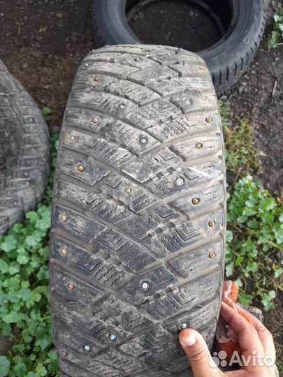 Goodyear Ultra Grip Ice Arctic 2 215/65 R16 98T