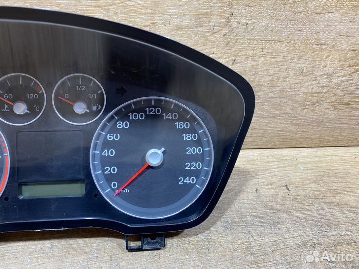 Панель приборов Ford Focus 2 дизель 1121009