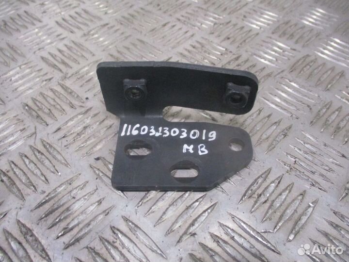 Кронштейн бампера Mercedes-Benz A9608851341