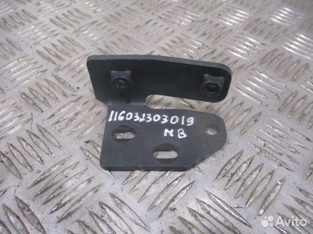 Кронштейн бампера Mercedes-Benz A9608851341