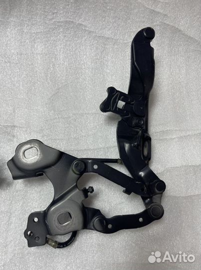 Петли капота BMW E82/E88 комплект правая и левая