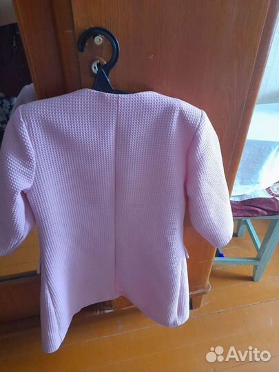 Пиджак летний новый,одет 2 раза