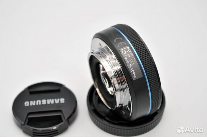 Samsung NX 30 mm F2.0 (S30NB)