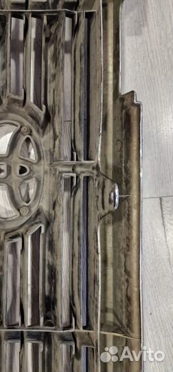 Решетка радиатора тойота Ленд Крузер