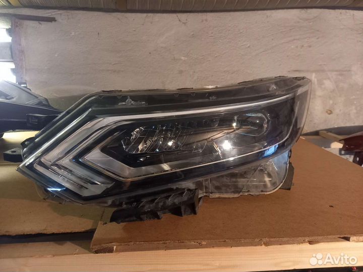 Фара левая Nissan qashqai j11 led