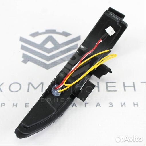 Бегающие повторители зеркал Лада Vesta с узором