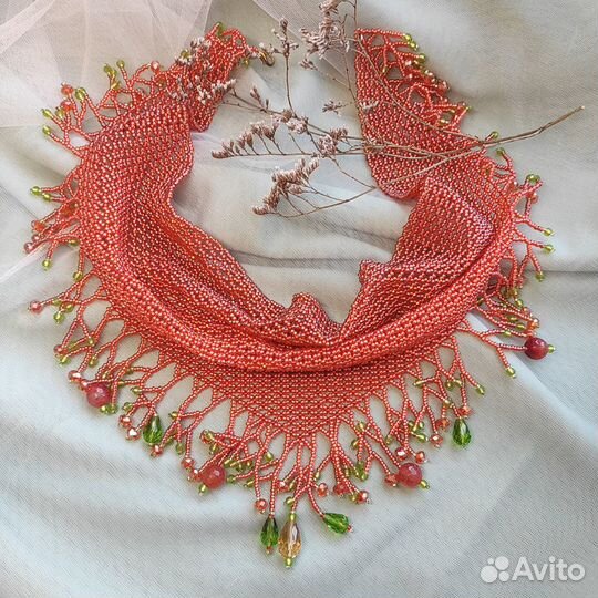 Колье-косынка из бисера и камней,ручная работа