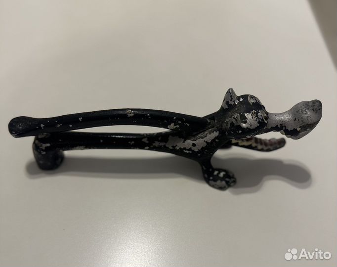 Орехокол волк