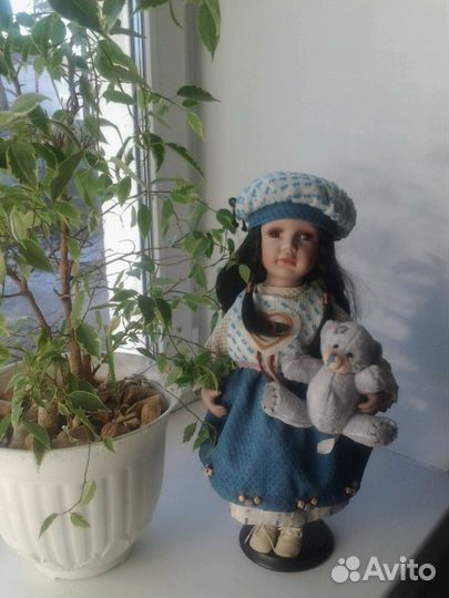 Кукла фарфоровая ретро