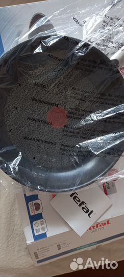 Сковорода Tefal новая 28 см