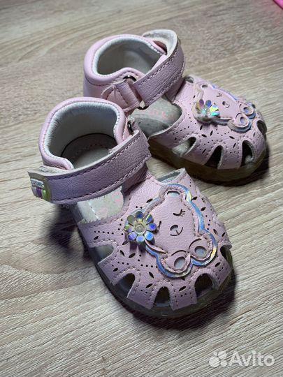 Сандали для девочки