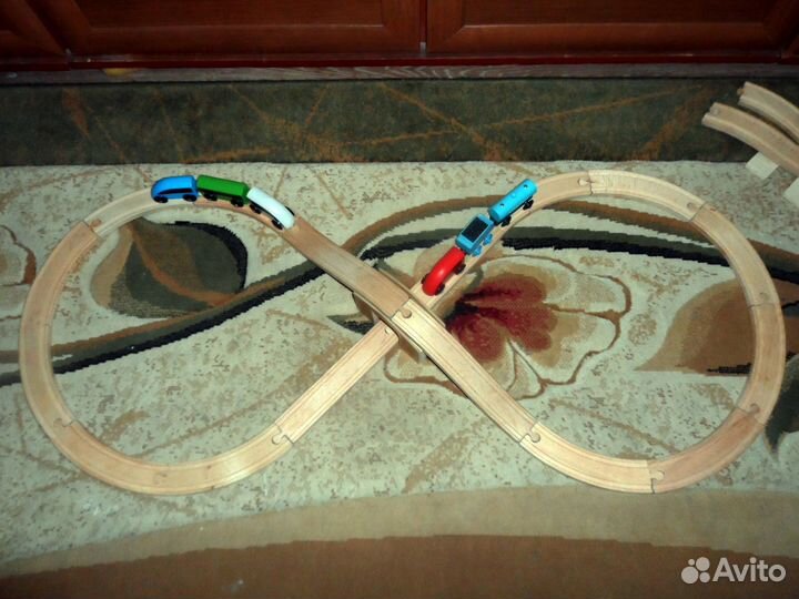 Железная дорога(дерево) +2 состава икеа