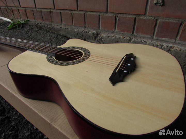 Гитара акустика