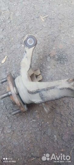 Ступица с поворотным кулаком в сборе