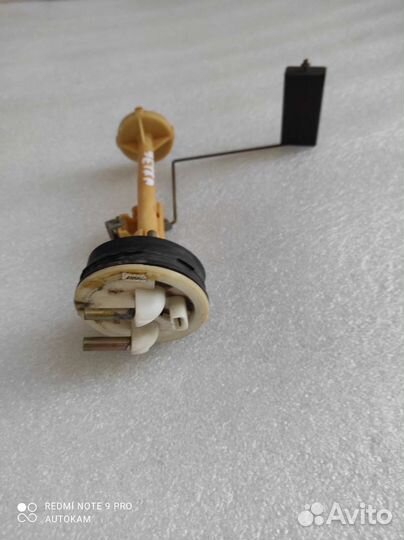 Датчик уровня топлива Volkswagen Jetta 2