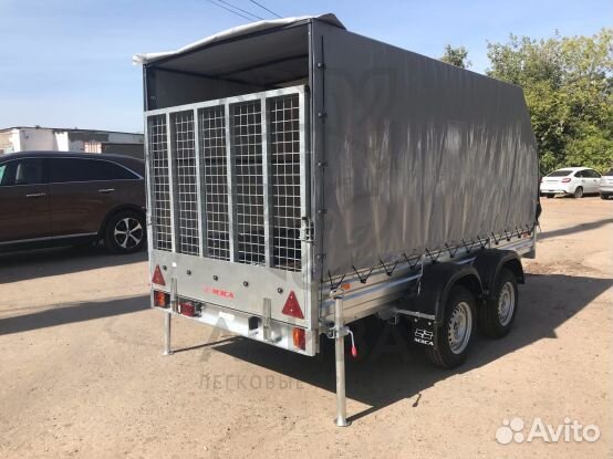 Фургон 32.022 с задним трапом для заезда техники