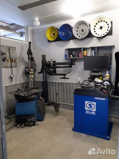 Шиномонтажник