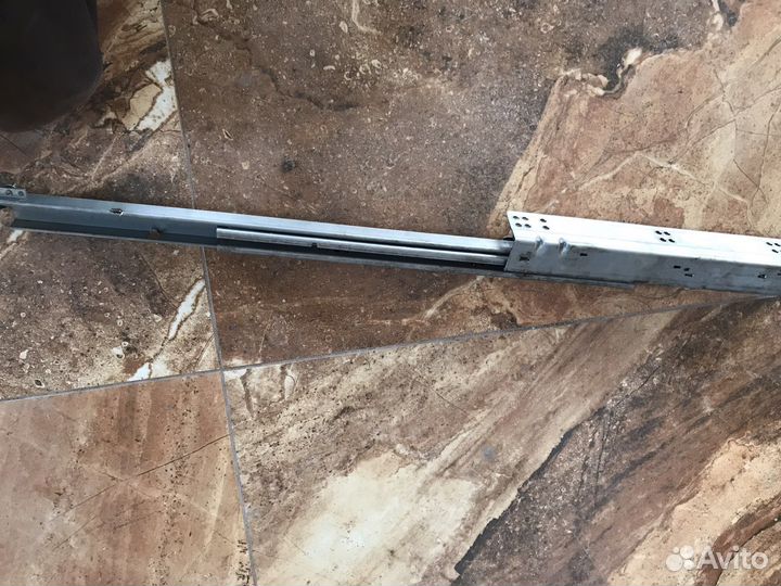 Направляющие для ящиков с доводчиком