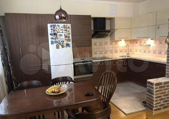 4-к. квартира, 90 м², 8/10 эт.
