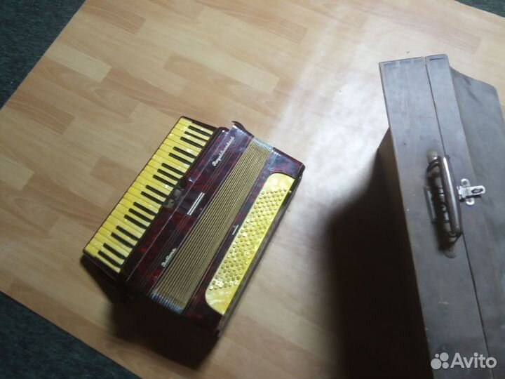 Аккордеон Royal Standard Bellona (Германия)