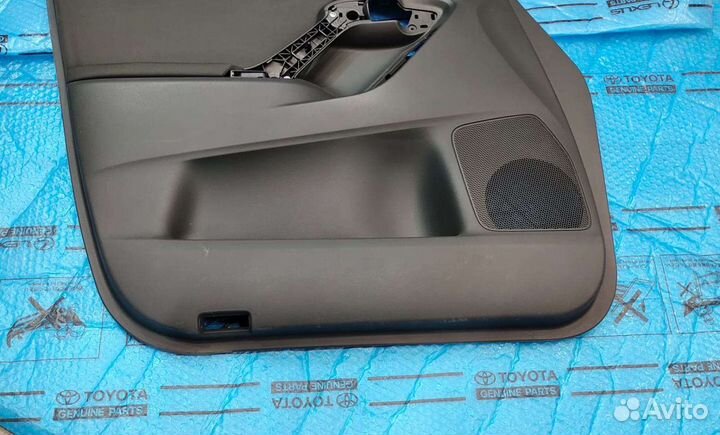 Обшивка водительской двери Тойота Версо 2012-2017
