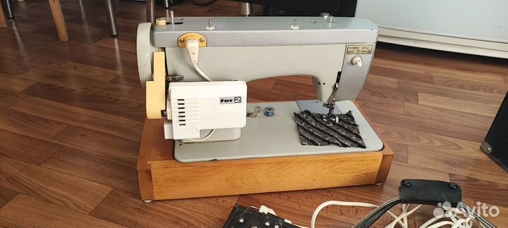 Швейная машина Чайка 132м