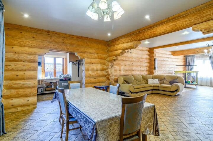 Коттедж 302,1 м² на участке 7,9 сот.