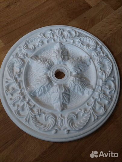 Потолочная розетка декор