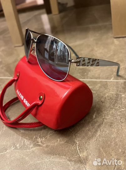 Солнцезащитные очки женские