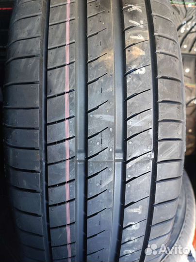 Nexen N'Fera RU5 SUV 215/60 R17