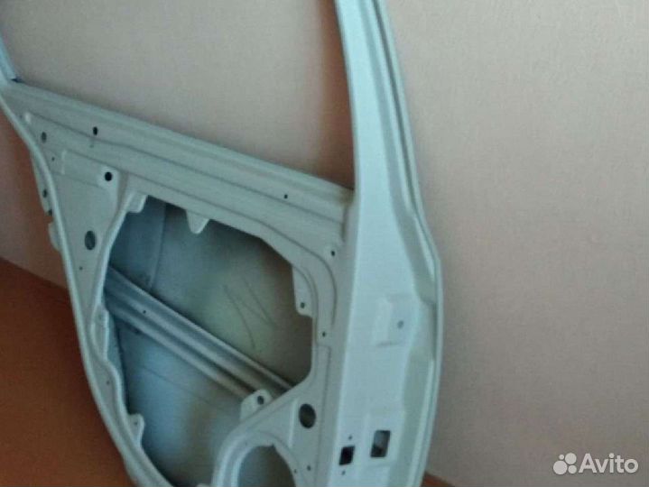 Задняя левая дверь skoda octavia a5