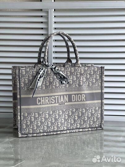 Cумка Christian dior 40/30 размер