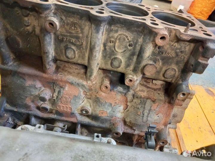 Двигатель VAG axa 2.0 л. бензин