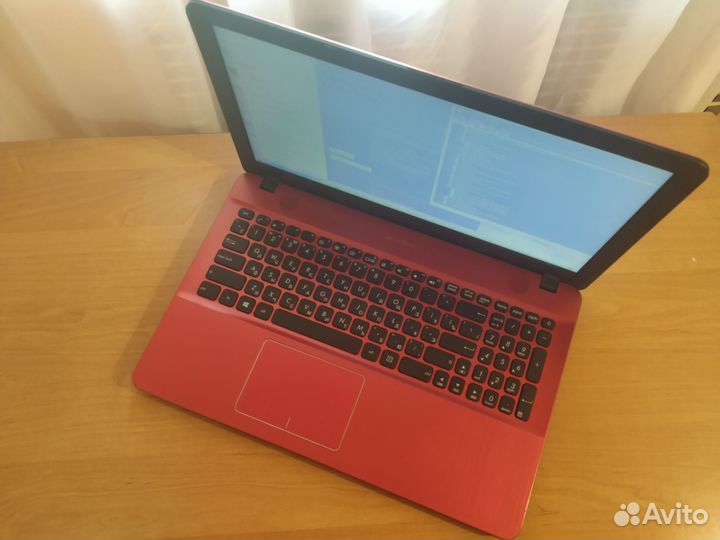 Красивый игровой ноутбук asus