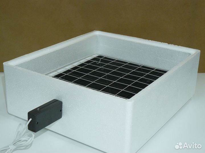 Инкубатор Умная наседка 63 яйца