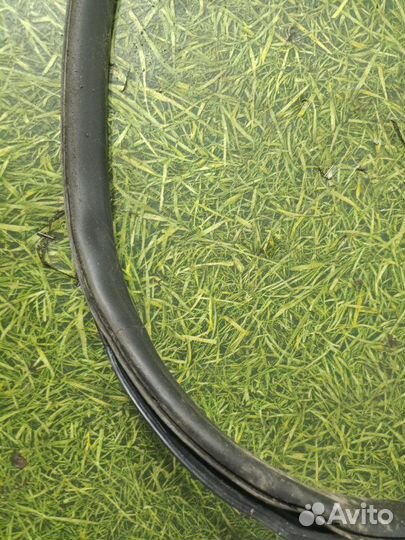 Уплотнительная резинка боковой двери задняя правая