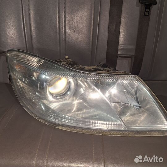 Фара Skoda Octavia A5 (1z) правая