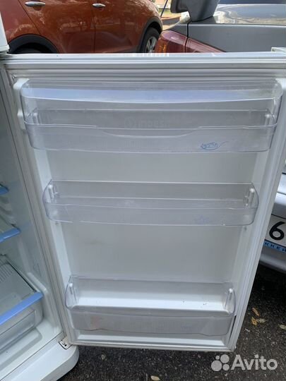 Холодильник бу indesit