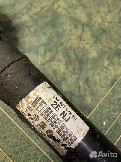 Полуось (привод в сборе) VW Passat B6