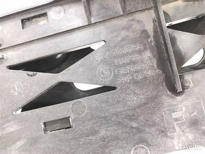 Кронштейн фары левый BMW 5-серия F10/F11 2009