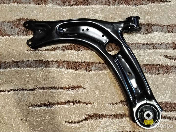 Новый передний левый рычаг VW Tiguan 2 оригинал