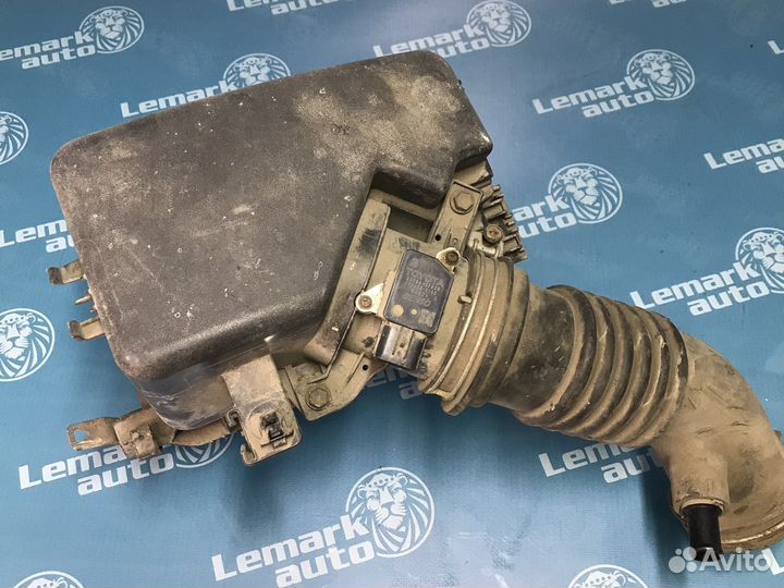 Корпус воздушного фильтра Toyota Corolla