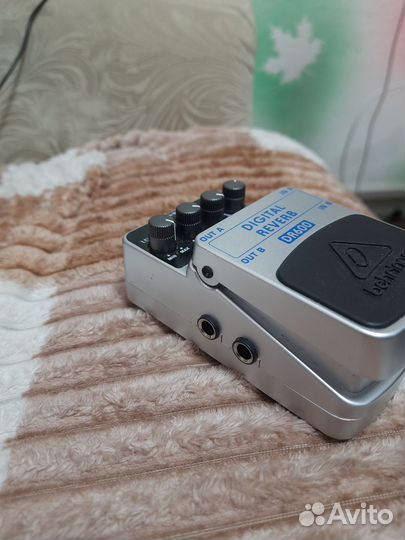 Педаль эффектов behringer DR600